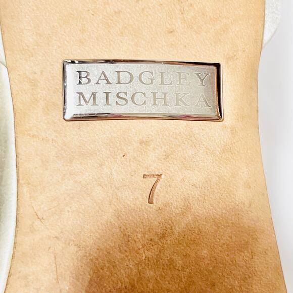 Badgley Mischka Wedding Stiletto Heels 7 Ivory Gold Rhinestones Bridal Used - Picture 11 of 13